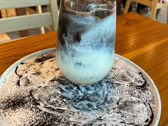 -Chom Cafe and Restaurant