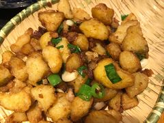 -万重锦·人文川菜馆(骡马市店)