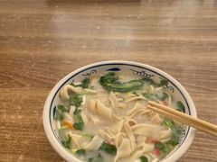 -吕记清真美食城(永兴服装街店)