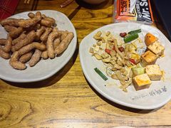 -老牌坊云南鱼豆花火锅(嵩山店)