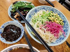 老北京炸酱面-门框胡同百年卤煮(新街口店)