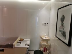 -LESSMORE科技头皮理容中心