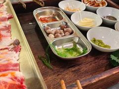 -围炉肉舍•炭烤活鳗•丹东海鲜烤肉(步行街店)