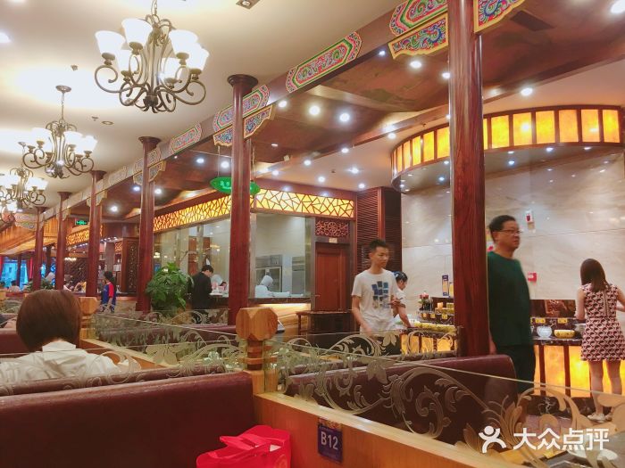 老码头火锅(骡马市店)大堂图片