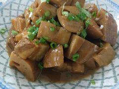 莲藕焖肉-河边私房菜