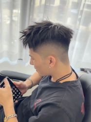 -尤司男士国潮理发馆