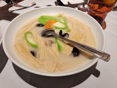 浓汤煮鲜腐竹-汤城小厨•粤菜•靓汤(苏州街店)