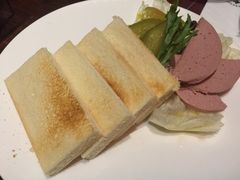 法式鹅肝酱配多士-食间牛排(湖西路店)