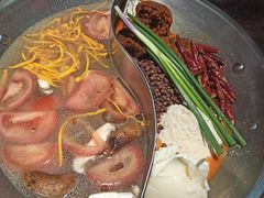 -四小区火锅·巷子里的重庆火锅(花照壁店)
