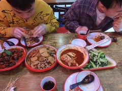 -老闵田螺馆·南昌特色小炒(梦时代店)