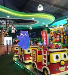 -维佳童话镇演出现场(徐东店)