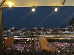 -中茵皇冠假日酒店·棕榈岛湖畔餐厅