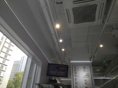 -TRIPS BURGER(大钟寺店)