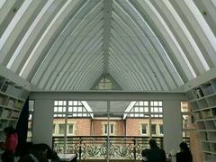 -钟书阁(松江泰晤士小镇店)