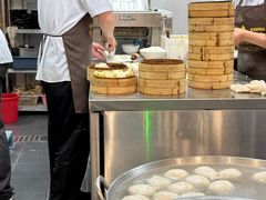 -老西白点心店