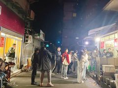 -无名氏宵夜小摊(祝家三姐妹馄饨店)