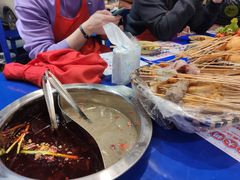 -马路边边串串香(苗栗路店)