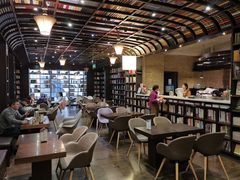 -钟书阁(松江泰晤士小镇店)