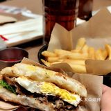 忙里偷闲的快餐时光