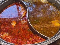 -阿瓦山寨·湘菜现炒·剁椒鱼头王(咸阳总店)