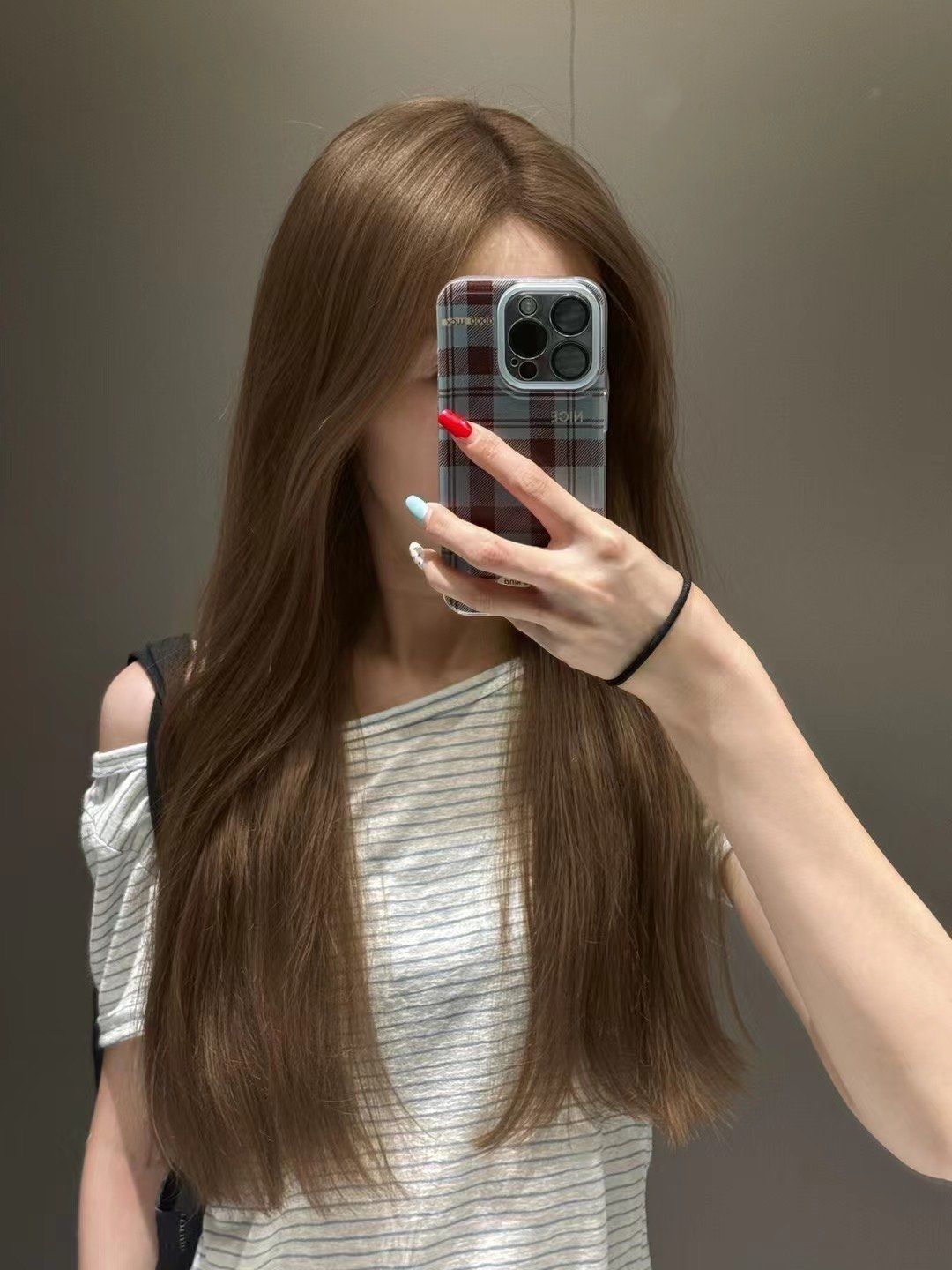 适合上班族的白领女性,既自然又高级.从发型角度来说