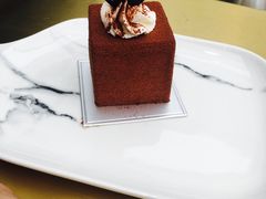 -UNI UNI(环亚凯瑟琳店)