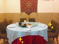 包厢-巴扎美食·新疆菜·西域歌舞表演餐厅(新疆大厦店)
