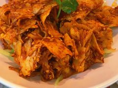 香辣牛板筋-老佛爷铜炉蛙锅(海岸城店)