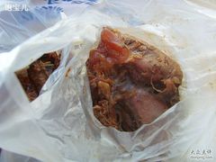 回民街的酱牛肉，热乎的，真香-李小老烧饼(常营民族家园店)