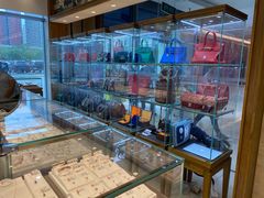 -华夏典当行(龙德广场店)