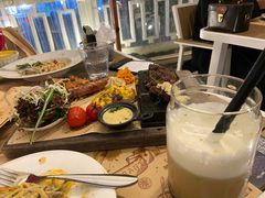 -Mark&Mars Restaurant