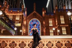 -现代经典婚纱摄影