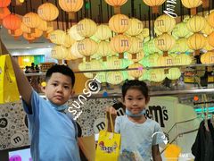 -m豆巧克力世界(上海世茂广场店)