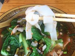 酸汤牛肉河粉-肇兴特色牛肉粉