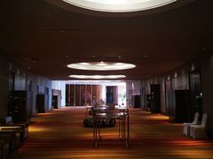 -上海滴水湖皇冠假日酒店