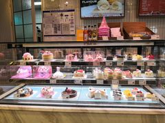 面包甜点陈列柜-巴黎贝甜(华堂新辰汇店)