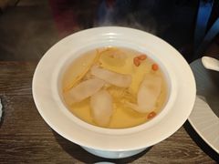 -江间有味·拼烧·鱼鲜·粤式靓汤(汉口江滩店)