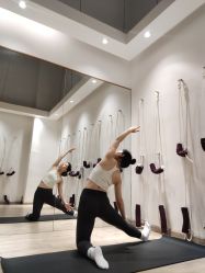 -静待花开瑜伽尊巴会馆