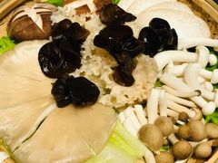 菌菇拼盘-盡膳口福跷脚牛肉火锅(北美新天地店)