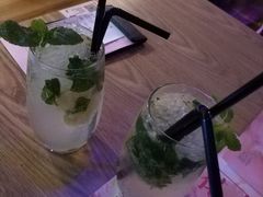 -樱花里音乐餐吧·牛扒椰子鸡(东圃店)