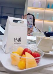 -十六番发型师事务所