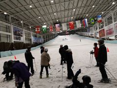 -乔波室内滑雪场