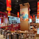 绝对是可以长期光顾的一家店，火锅+小龙虾，一个不少