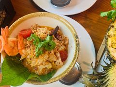 -Chom Cafe and Restaurant