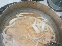 -洪氏嗨捞·广东猪肚鸡·椰子鸡火锅(西咸万象城店)