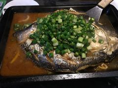 碧绿青椒芒果鱼-夯鱼烤鱼·尔滨地标美食(保健路店)