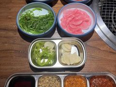 -明洞阿姨·韩式酱蟹烤肉·创意料理(三元桥店)