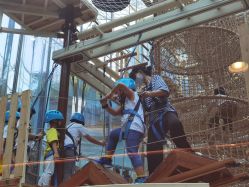 -PIPIKINGDOM皮皮王国欢乐号(欢乐海岸购物中心店)