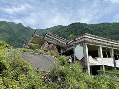 -四川汶川特大地震漩口中学遗址