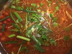 -野山舂·贵州现舂酸汤火锅(鸿通城店)